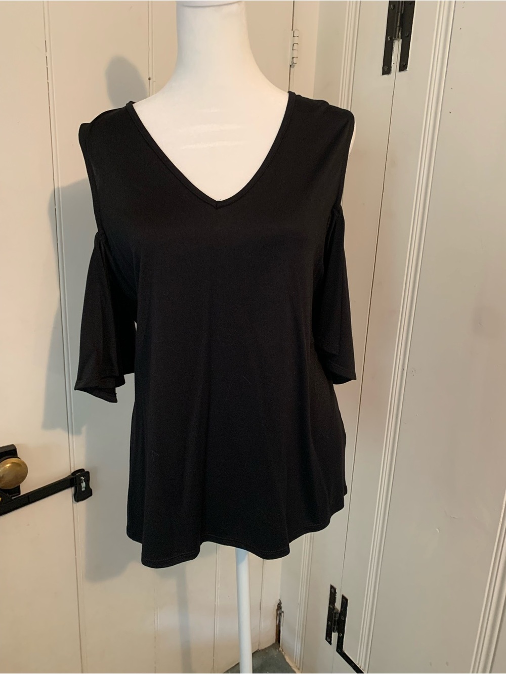 MARBLE Black Cold-Shoulder V-Neck Tee